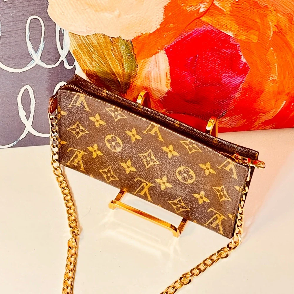 Louis Vuitton Brown Monogram Clutch with Gold Chain Size 8 this fit a smart ph - Picture 4 of 15